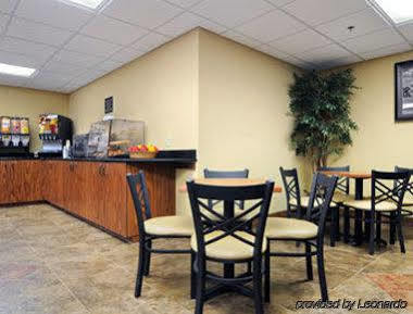 Super 8 Monterey Otel Restoran fotoğraf